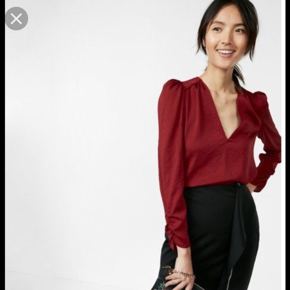 Express Deep V Puff neck blouse Small
